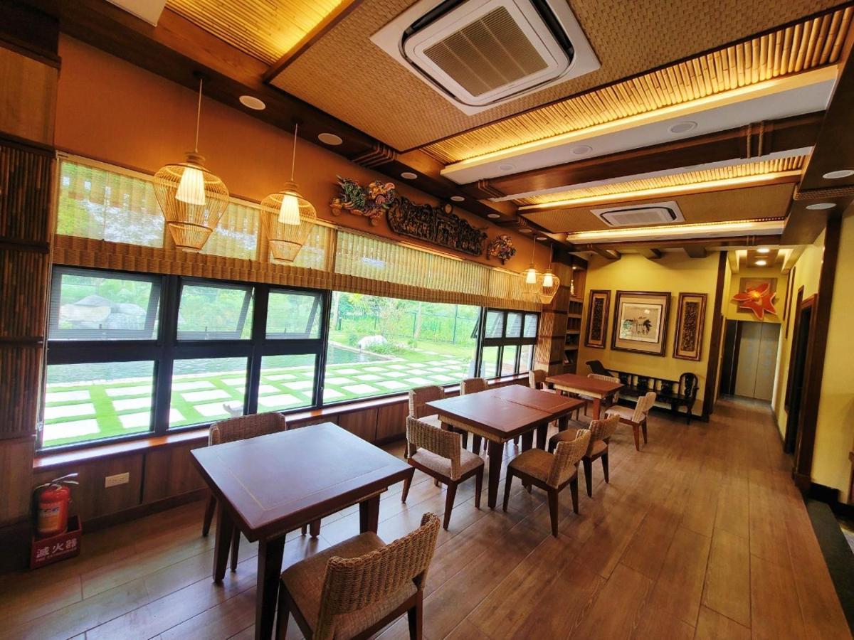 Ferienwohnung 山花映水紅莊園民宿 Yuemei Exterior foto